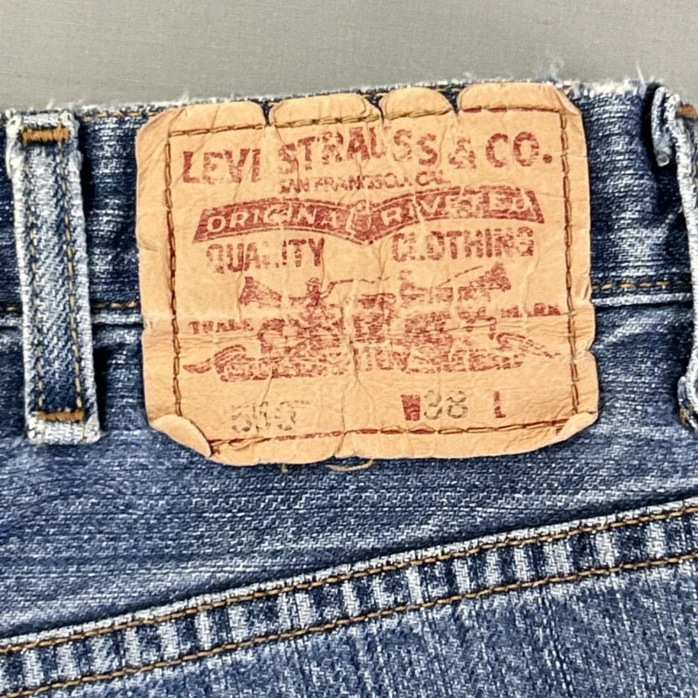 VTG Levi's 550 Jean Shorts Baggy Y2K Distressed Whisker Fade Men's Size 38